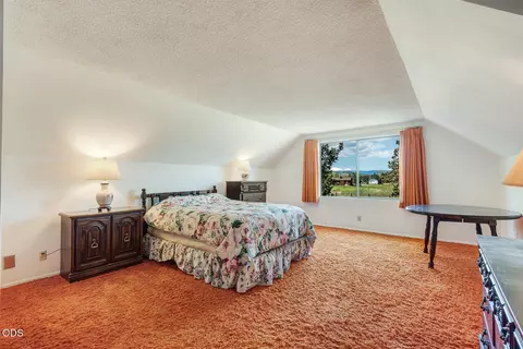 Bedroom - 63510 Gentry Loop, Bend, OR 97701 photo 4 of 5