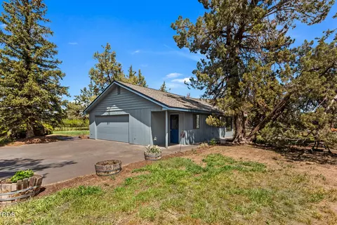 Exterior - 63510 Gentry Loop, Bend, OR 97701 photo 4 of 6