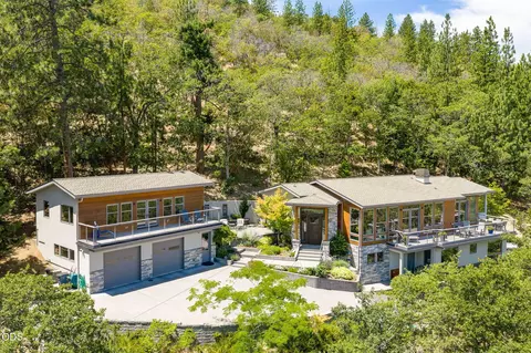 225 Grandview Dr, Ashland, OR 97520
