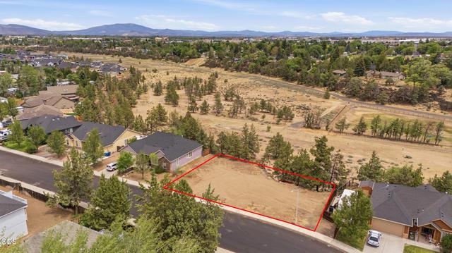 320 NW 16th Pl, Redmond, OR 97756