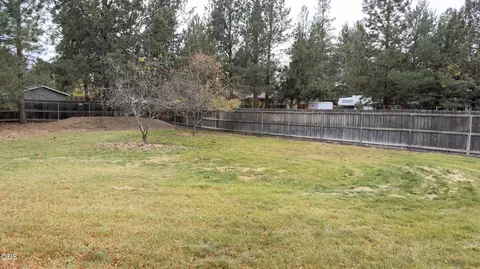 21023 Thomas Dr, Bend, OR 97702 photo 3