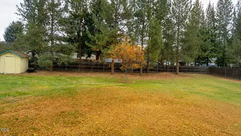 21023 Thomas Dr, Bend, OR 97702 photo 2