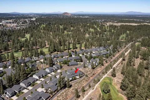 View/Area - 60507 Hedgewood, Bend, OR 97702 photo 3 of 8