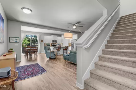 Entry Way - 60507 Hedgewood, Bend, OR 97702 photo 3 of 3