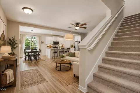 Entry Way - 60507 Hedgewood, Bend, OR 97702 photo 2 of 3