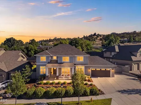 4048 Fieldbrook Ave, Medford, OR 97504
