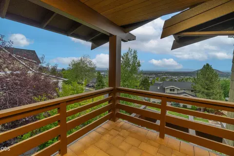 Exterior - 646 NW Powell Butte Loop, Bend, OR 97703 photo 8 of 11