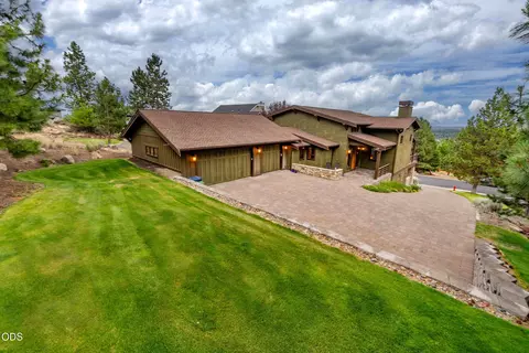 Exterior - 646 NW Powell Butte Loop, Bend, OR 97703 photo 10 of 11