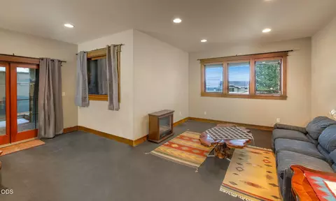 Living - 646 NW Powell Butte Loop, Bend, OR 97703 photo 4 of 4