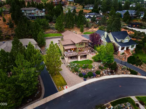 View/Area - 646 NW Powell Butte Loop, Bend, OR 97703 photo 1 of 3