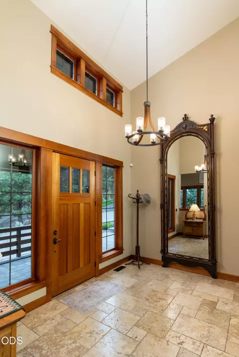 Entry Way - 646 NW Powell Butte Loop, Bend, OR 97703 photo 1 of 1