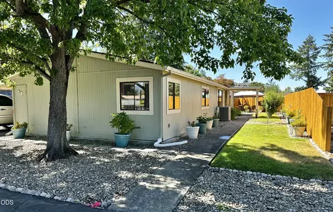 4624 S Pacific Hwy UNIT 37, Phoenix, OR 97535