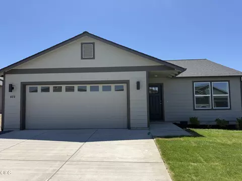 623 NE Mitchell St #164, Madras, OR 97741