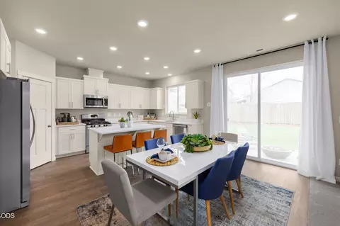 Dining - 20687 Town Dr, Bend, OR 97701 photo 1 of 1