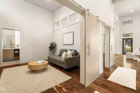 Entry Way - 19450 Bainbridge Ct, Bend, OR 97702 photo 4 of 4