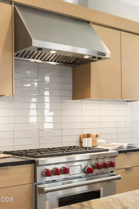 Kitchen - 19450 Bainbridge Ct, Bend, OR 97702 photo 1 of 5