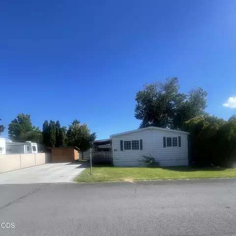 3415 Crest St #18, Klamath Falls, OR 97603