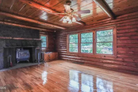 Living - 200 S Oregon St, Dorris, CA 96023 photo 3 of 6