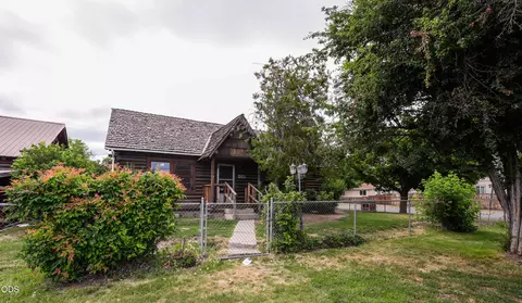 Exterior - 200 S Oregon St, Dorris, CA 96023 photo 1 of 25