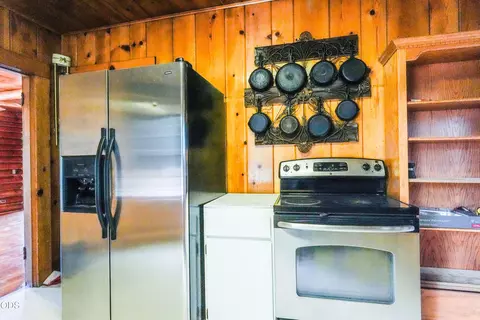 Kitchen - 200 S Oregon St, Dorris, CA 96023 photo 8 of 9