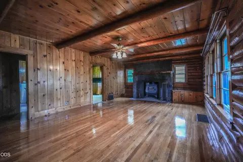 Living - 200 S Oregon St, Dorris, CA 96023 photo 1 of 6