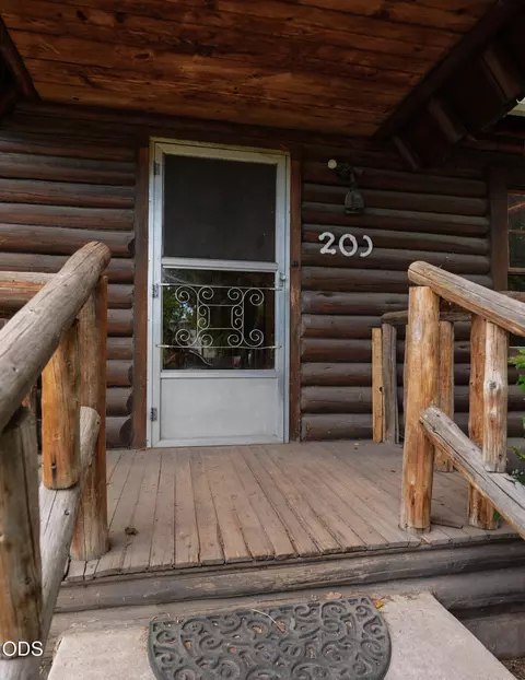 Exterior - 200 S Oregon St, Dorris, CA 96023 photo 7 of 25