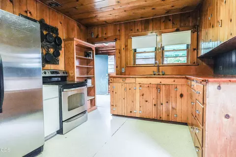 Kitchen - 200 S Oregon St, Dorris, CA 96023 photo 3 of 9