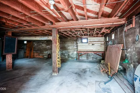 Exterior - 200 S Oregon St, Dorris, CA 96023 photo 9 of 25