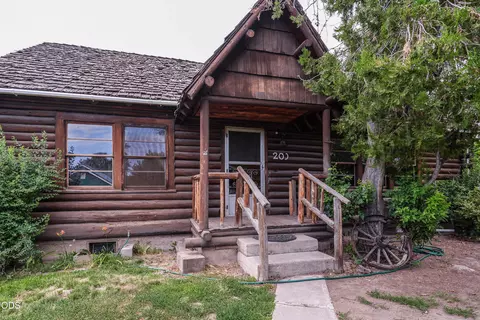 Exterior - 200 S Oregon St, Dorris, CA 96023 photo 2 of 25