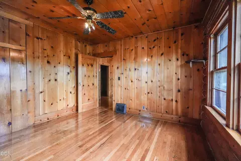 Bedroom - 200 S Oregon St, Dorris, CA 96023 photo 3 of 6