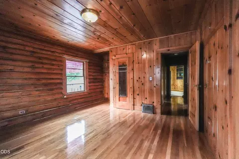 Bedroom - 200 S Oregon St, Dorris, CA 96023 photo 5 of 6
