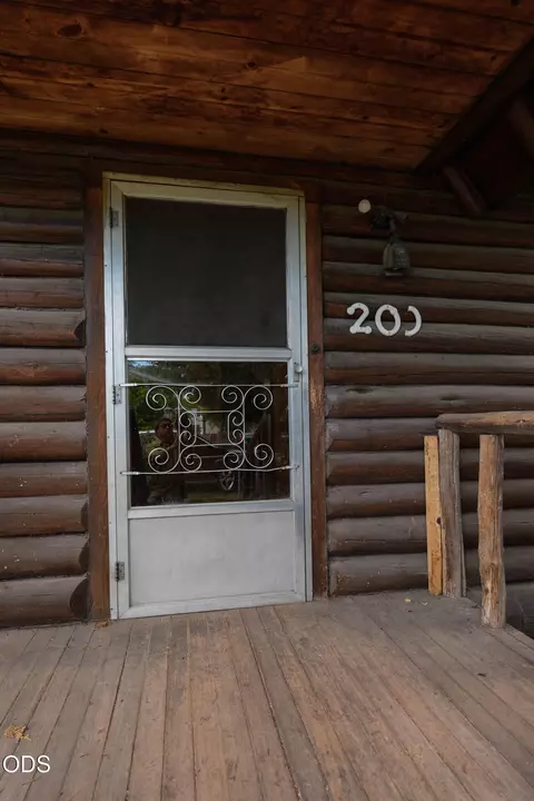 Exterior - 200 S Oregon St, Dorris, CA 96023 photo 8 of 25