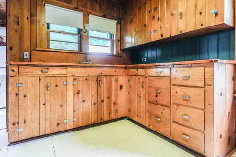 Kitchen - 200 S Oregon St, Dorris, CA 96023 photo 4 of 9