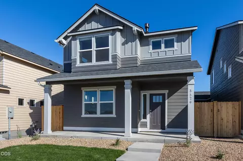 3326 NW 7th St, Redmond, OR 97756