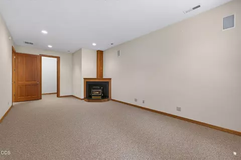 Living - 21955 Rickard Rd, Bend, OR 97702 photo 13 of 14