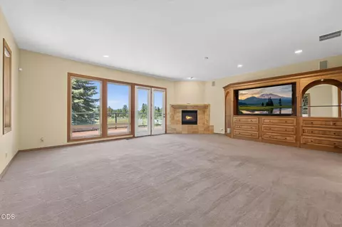 Living - 21955 Rickard Rd, Bend, OR 97702 photo 5 of 14