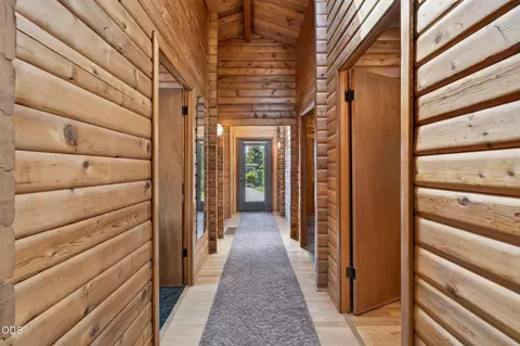 Entry Way - 21955 Rickard Rd, Bend, OR 97702 photo 7 of 7