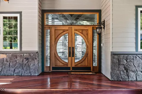 Entry Way - 21955 Rickard Rd, Bend, OR 97702 photo 1 of 7