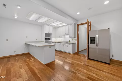 Kitchen - 21955 Rickard Rd, Bend, OR 97702 photo 10 of 10