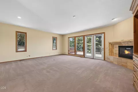 Living - 21955 Rickard Rd, Bend, OR 97702 photo 7 of 14