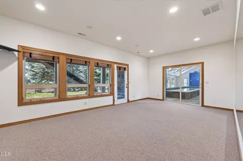 Living - 21955 Rickard Rd, Bend, OR 97702 photo 14 of 14