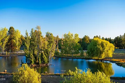 View/Area - 21955 Rickard Rd, Bend, OR 97702 photo 7 of 8