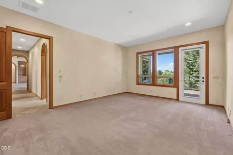 Bedroom - 21955 Rickard Rd, Bend, OR 97702 photo 2 of 5
