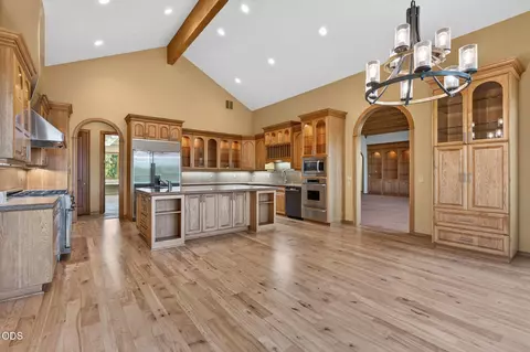 Kitchen - 21955 Rickard Rd, Bend, OR 97702 photo 1 of 10