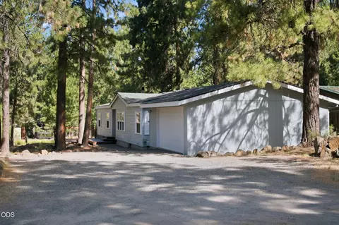 19010 Choctaw Rd, Bend, OR 97702 photo 2