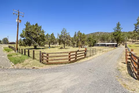 19223 N Poe Valley Rd, Klamath Falls, OR 97603