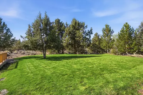 Exterior - 64736 Alcor Pl, Bend, OR 97703 photo 10 of 13