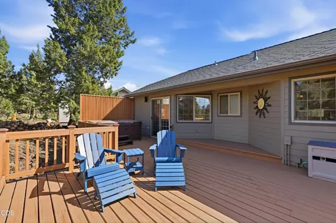 Exterior - 64736 Alcor Pl, Bend, OR 97703 photo 7 of 13