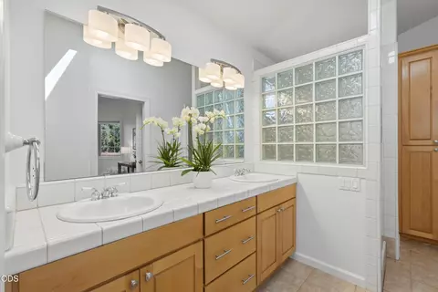 Bath - 64736 Alcor Pl, Bend, OR 97703 photo 3 of 3