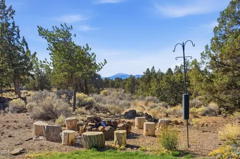 Exterior - 64736 Alcor Pl, Bend, OR 97703 photo 9 of 13